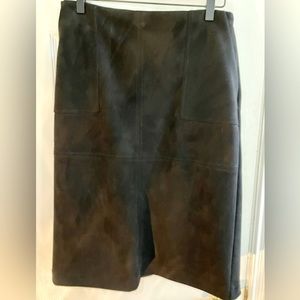 Faux suede black Gibson Latimer skirt with pockets, size medium